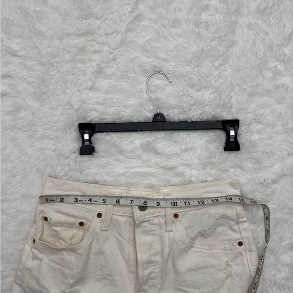 Levi's Women's 501 White Raw Hem Distressed Jean Shorts Size 26 - Picture 2 of 8